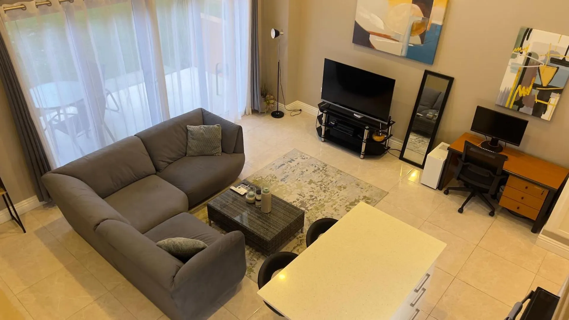 Modern 2-Bedroom One Woodbrook Place Apartment! Port of Spain Apartament